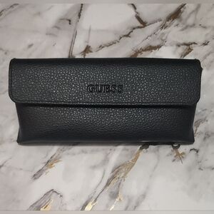 🌷GUESS Black Pebbled Leather Glasses Case🌸